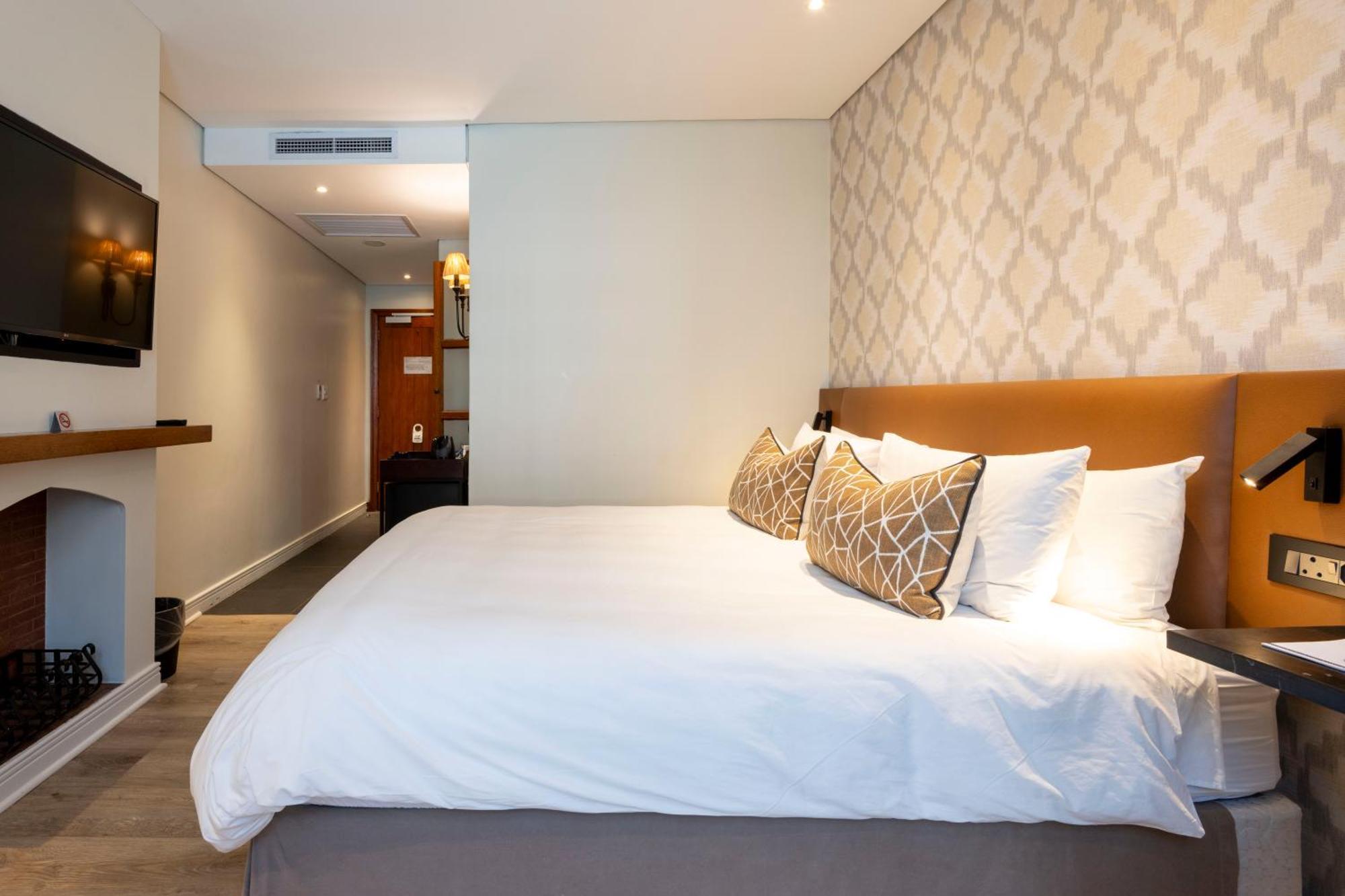 Anew Hotel Hilton Pietermaritzburg Exterior photo